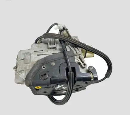 Volkswagen PASSAT B6 Rear door lock 3C4839015A