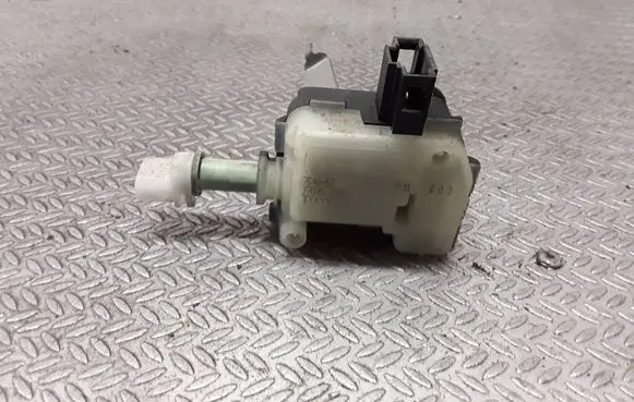 Toyota Avensis T250 Fuel tank cap lock motor 