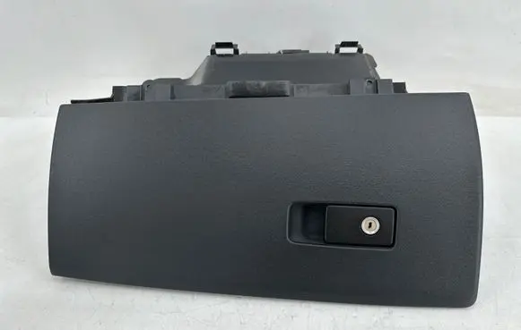Volvo V70 Glove box 30676278