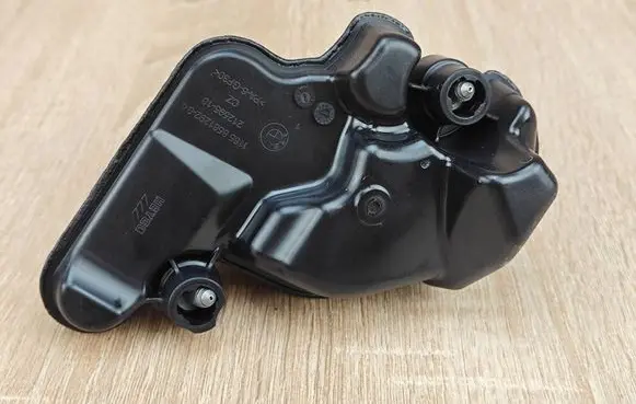BMW 4 G22 G23 G24 G26 Vacuum air tank 8581292