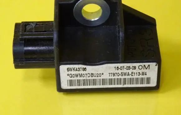 Honda CR-V Airbag deployment crash/impact sensor 77970-SWA-E113-M4
