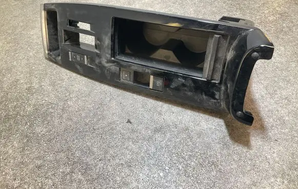 Other center console (tunnel) element