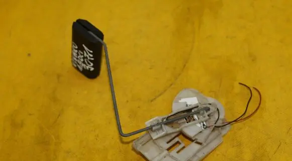 Opel Vivaro Fuel level sensor 