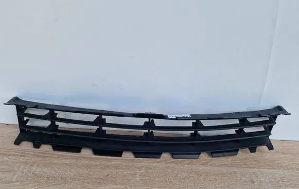 Renault Megane II Front bumper lower grill 8200114155