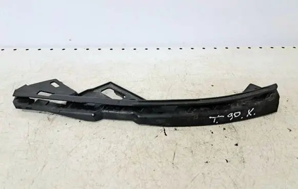 Volvo V50 Headlight/headlamp mounting bracket