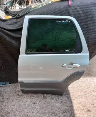 Mazda Tribute Rear door