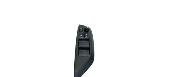 Toyota Yaris Cross Electric window control switch 8404002550 51651