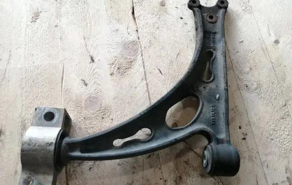 Volkswagen Scirocco Front lower control arm/wishbone 1K0407153G