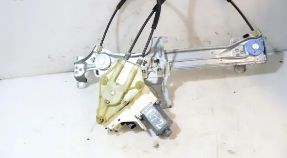 Renault Fluence Rear window lifting mechanism without motor