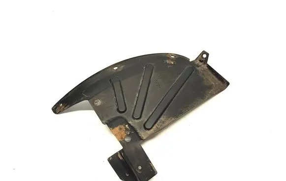 Rear arch fender liner splash guards