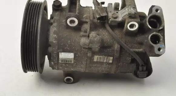 Renault Megane III Air conditioning (A/C) compressor (pump) 8200939386