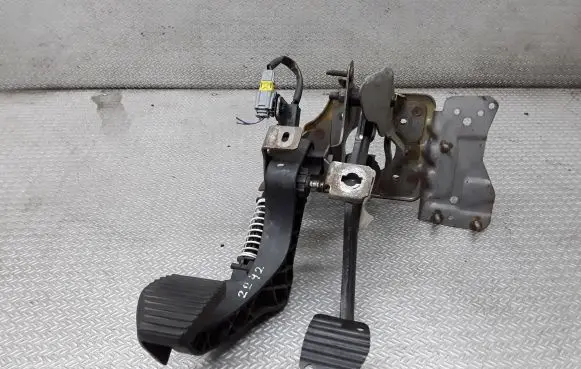 Citroen C4 I Pedal assembly 9684913280