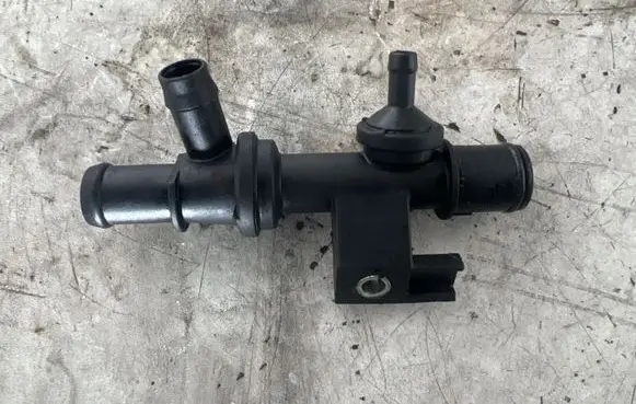 Audi A1 Breather hose/pipe 03C103175G