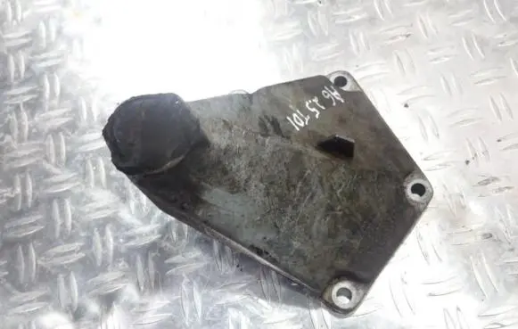 Audi A6 S6 C5 4B Engine mounting bracket 4B0199307C
