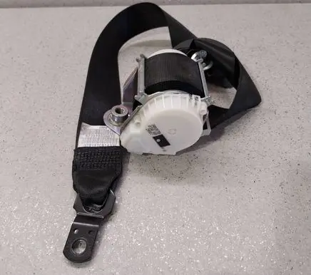 BMW X3 E83 Front seatbelt 34003070B