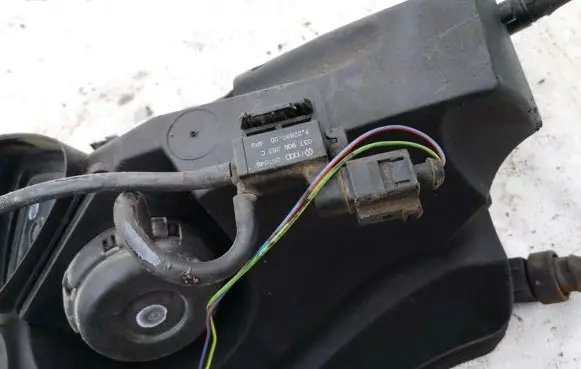 Audi A6 S6 C6 4F Turbo solenoid valve 037906283c