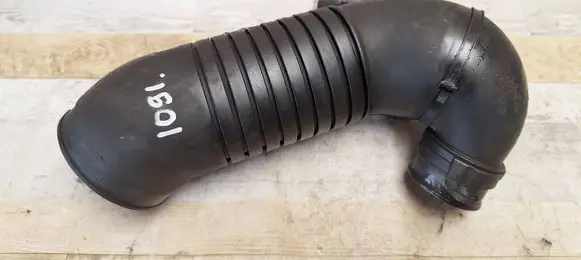 Audi A6 S6 C5 4B Air intake hose/pipe 8D0129615K 8D0129615