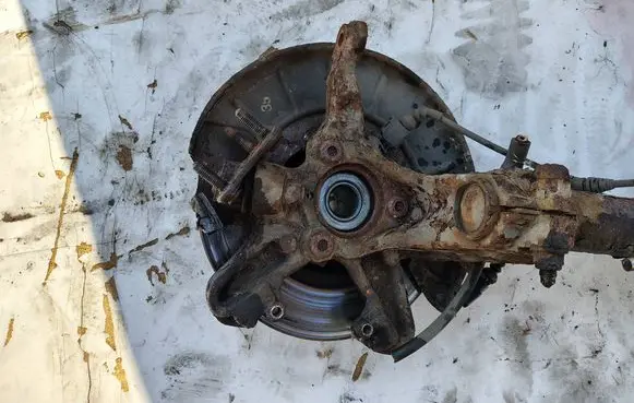 Volkswagen Golf VI Front wheel hub spindle knuckle