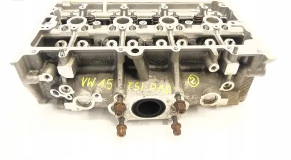 Volkswagen Tiguan Engine head 05E103404K