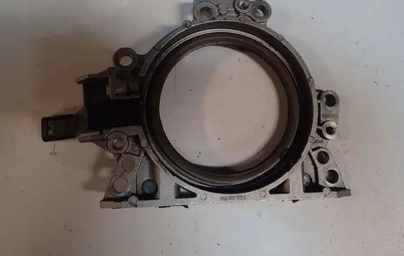 Volkswagen Golf VII other engine part 04L103173A