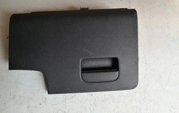 Volkswagen Golf Plus Glove box 5M1858719E
