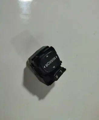 Toyota Corolla Verso AR10 Wing mirror switch 