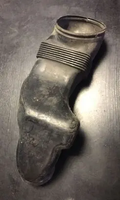 BMW 5 E34 Air intake duct part 1718909