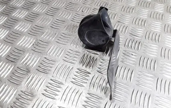 Volkswagen Touareg I Horn signal 6N0951221