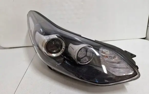 KIA Sportage Headlight/headlamp 92102F1040