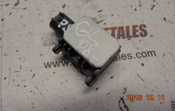 Mercedes-Benz GL X164 Airbag deployment crash/impact sensor A0038202826