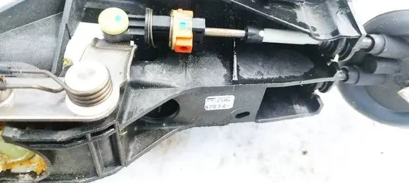 Citroen C4 I Gear shift cable linkage 