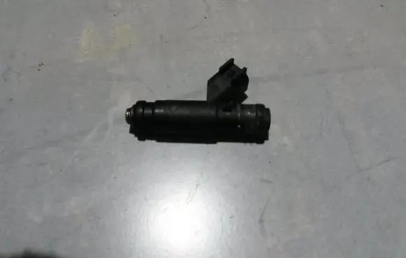 Chrysler 300M Fuel injector 04591308 x061p06243