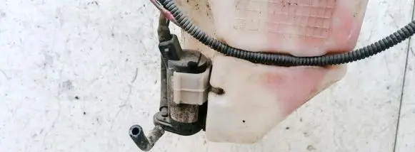 Ford Focus C-MAX Windscreen/windshield washer pump