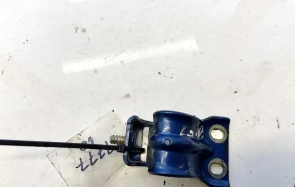 Audi A3 S3 8L Tailgate/trunk/boot hinge 8d9827299