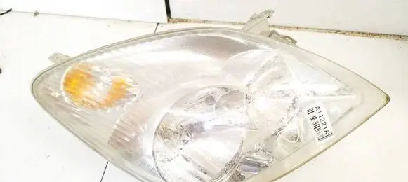 Toyota Corolla Verso E121 Headlight/headlamp 