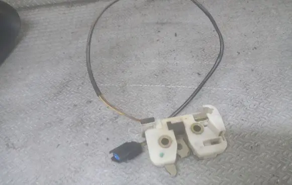 Ford Puma Tailgate/trunk/boot lock/catch/latch