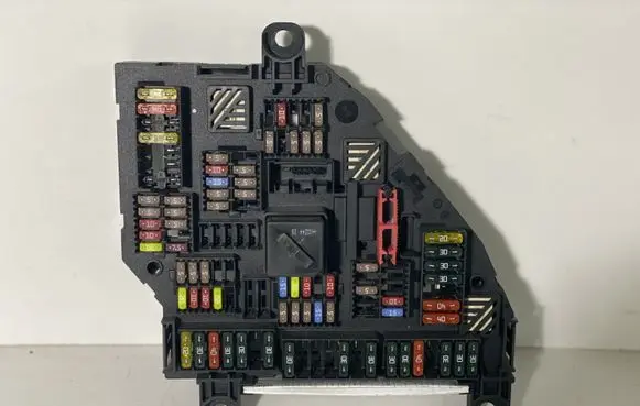 BMW 5 F10 F11 Fuse module 61149234424 923442401 217033451F