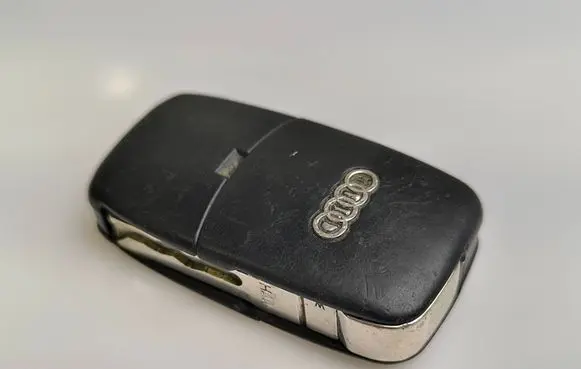 Audi A8 S8 D2 4D Ignition key/card 4D0837231A 970515KP 410819006001