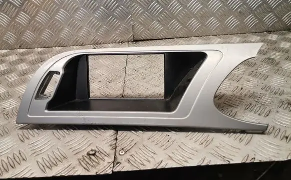 Audi A4 S4 B8 8K Radio/GPS head unit trim 8k2857185f