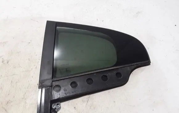 Volvo S60 Rear vent window glass 31352037