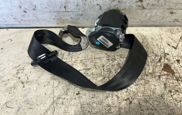 Volkswagen Golf V Rear seatbelt 1K9857805