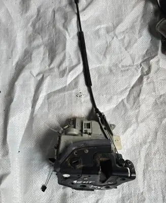 Seat Altea Rear door lock M127911