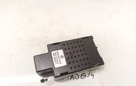 Volkswagen Golf Plus Antenna control unit 5M0035570B