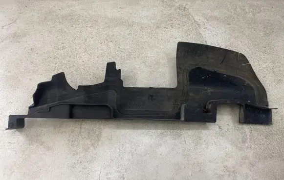 Audi A4 S4 B7 8E 8H Intercooler air guide/duct channel 8E0121284J