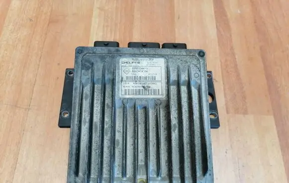 Renault Megane II Engine control unit/module R0410B024C 8200334419 8200414354