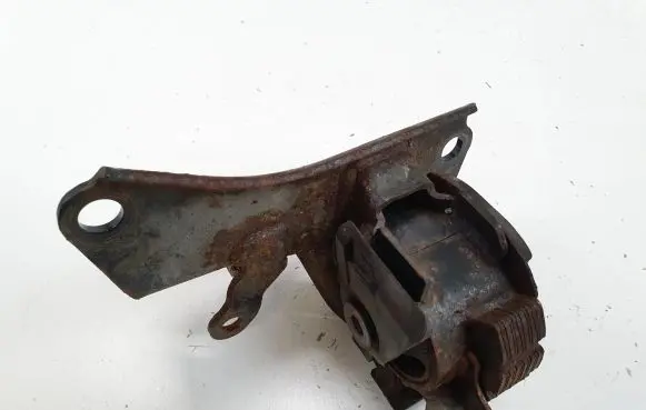 Toyota Corolla Verso AR10 Engine mount bracket