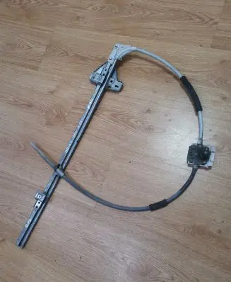 Iveco Daily 35 - 40.10 Front door manual window regulator 