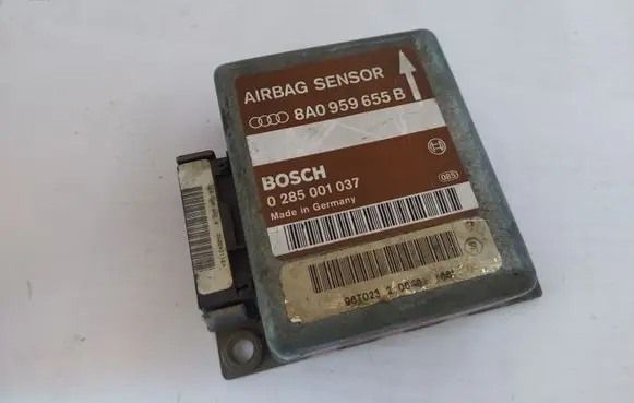 Audi A4 S4 B5 8D Airbag control unit/module 8A0959655B 0285001037