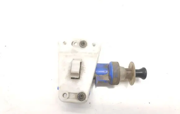 Audi 80 90 S2 B4 Central locking vacuum pump 893862123