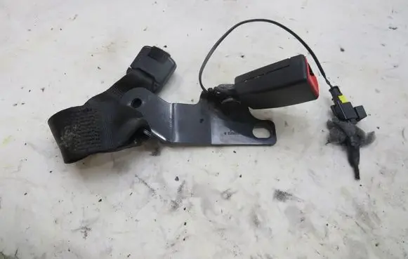 Fiat 500X Rear seatbelt buckle 735641550